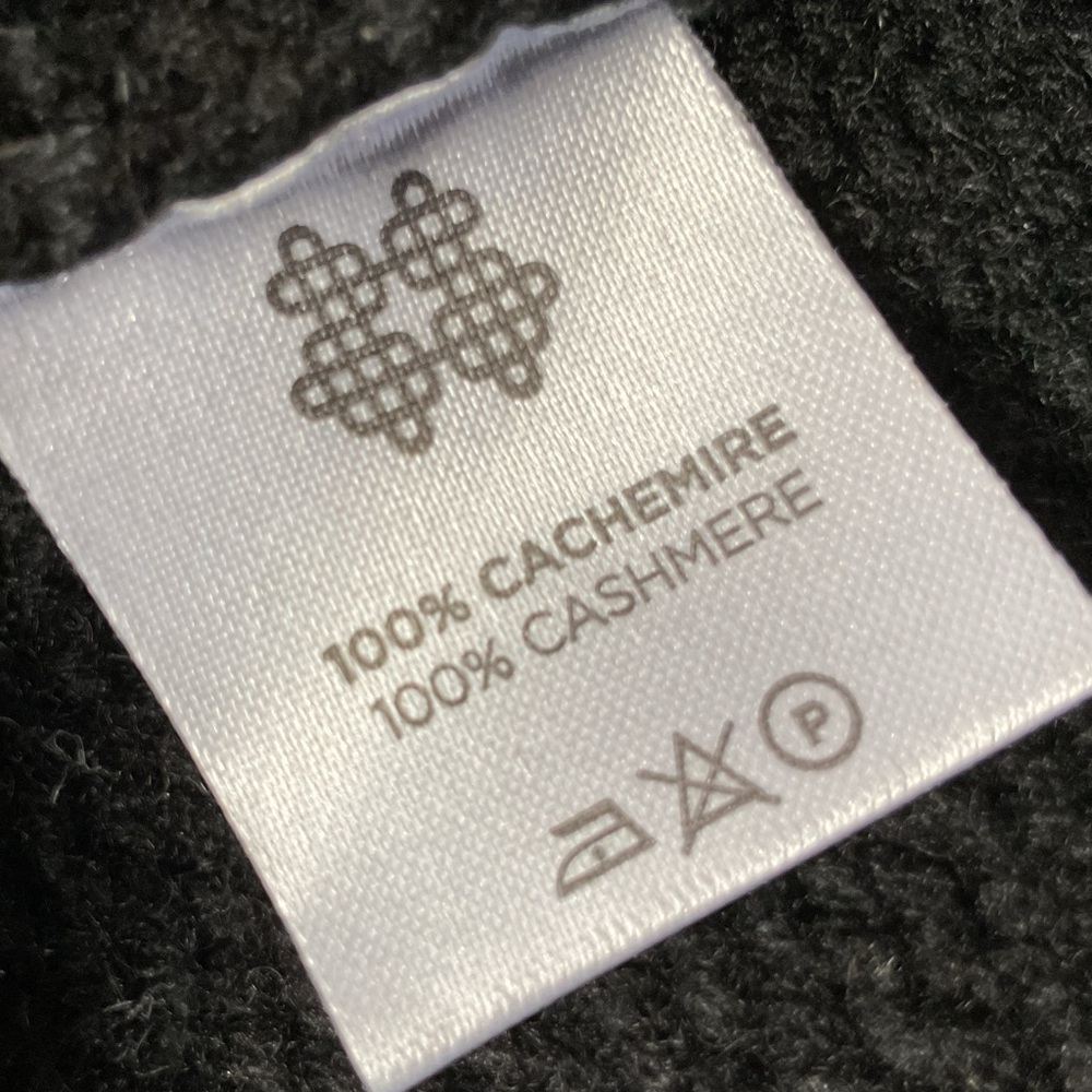 Kujten PONCHO CASEY
Women Cashmere Trucker Neck Poncho, 10-threads - Picture 8 of 10